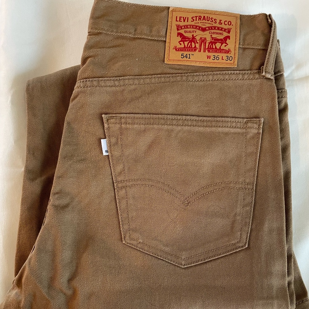 Levi’s 541 36 x 30 jeans